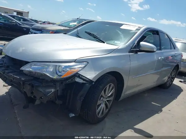 4T1BF1FK2HU435544 2017 TOYOTA CAMRY - Image 2