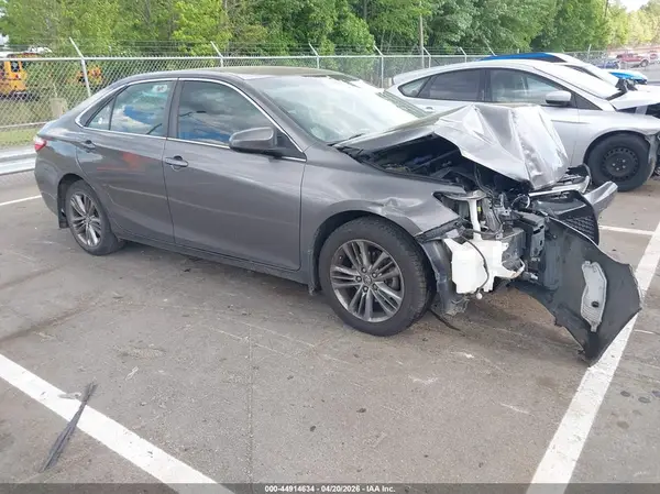 4T1BF1FK2HU437312 2017 TOYOTA CAMRY - Image 1