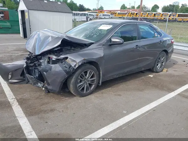 4T1BF1FK2HU437312 2017 TOYOTA CAMRY - Image 2