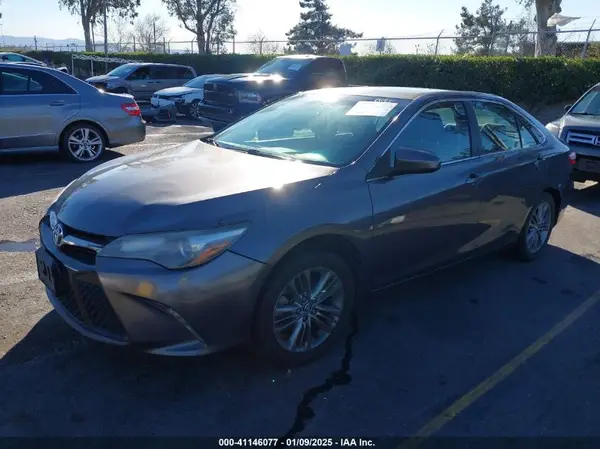 4T1BF1FK2HU437729 2017 TOYOTA CAMRY - Image 2