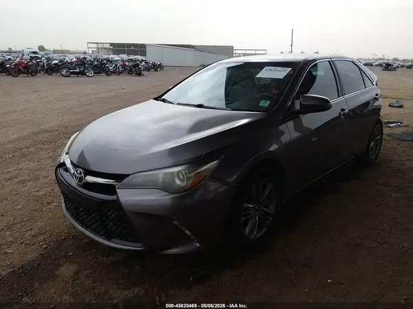 4T1BF1FK2HU438976 2017 TOYOTA CAMRY - Image 2
