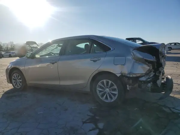 4T1BF1FK2HU439027 2017 TOYOTA CAMRY - Image 2