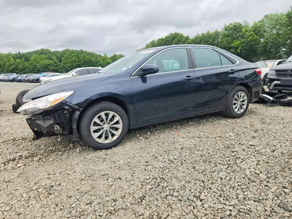 4T1BF1FK2HU439318 2017 TOYOTA CAMRY - Image 1