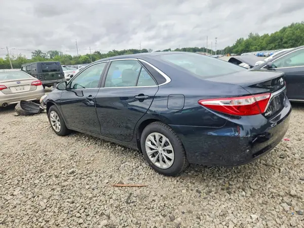 4T1BF1FK2HU439318 2017 TOYOTA CAMRY - Image 2