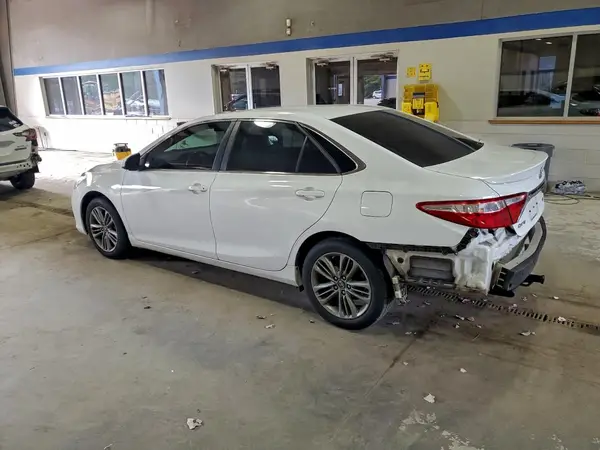 4T1BF1FK2HU439836 2017 TOYOTA CAMRY - Image 2