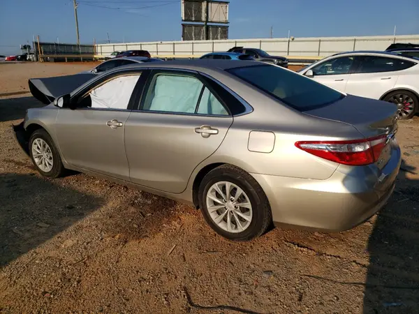 4T1BF1FK2HU441618 2017 TOYOTA CAMRY - Image 2