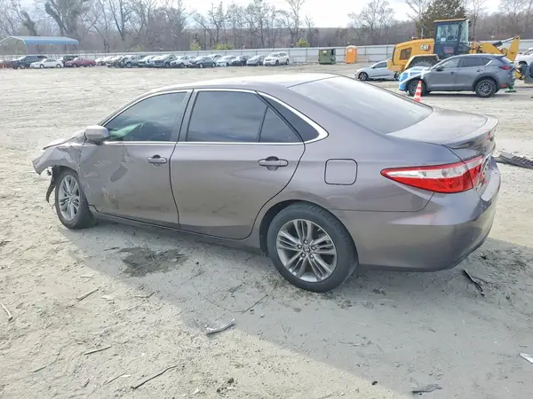 4T1BF1FK2HU442008 2017 TOYOTA CAMRY - Image 2