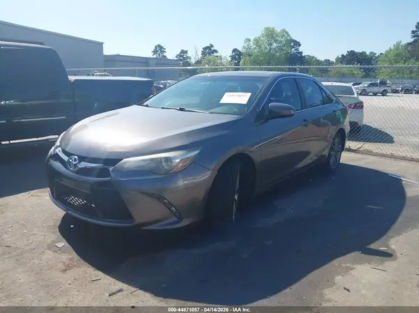4T1BF1FK2HU442316 2017 TOYOTA CAMRY - Image 2