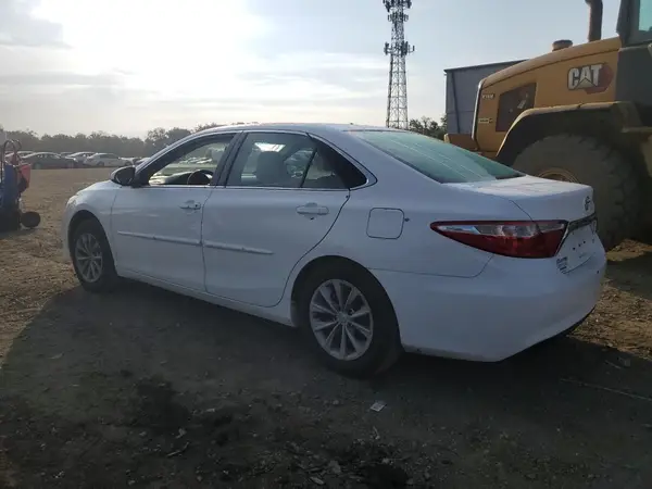 4T1BF1FK2HU442462 2017 TOYOTA CAMRY - Image 2