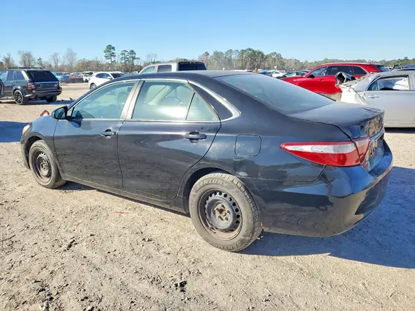 4T1BF1FK2HU442588 2017 TOYOTA CAMRY - Image 2