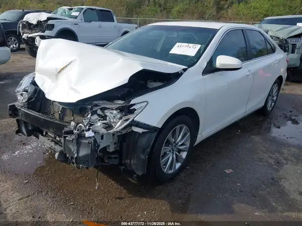 4T1BF1FK2HU442719 2017 TOYOTA CAMRY - Image 2