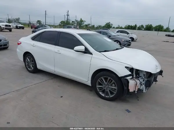 4T1BF1FK2HU443174 2017 TOYOTA CAMRY - Image 1