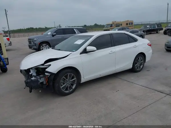 4T1BF1FK2HU443174 2017 TOYOTA CAMRY - Image 2