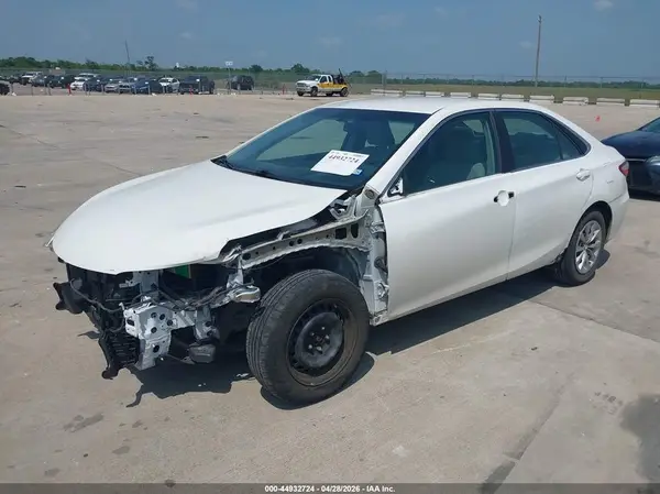 4T1BF1FK2HU443580 2017 TOYOTA CAMRY - Image 2