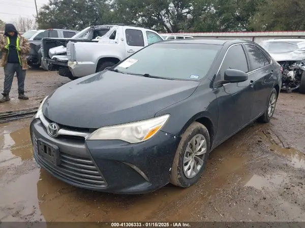 4T1BF1FK2HU444079 2017 TOYOTA CAMRY - Image 2