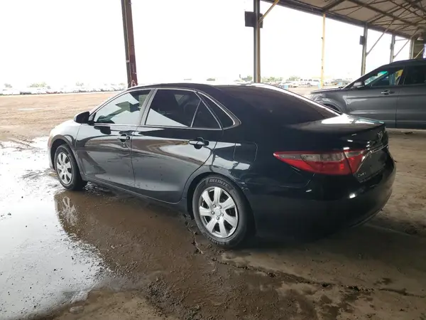4T1BF1FK2HU445524 2017 TOYOTA CAMRY - Image 2
