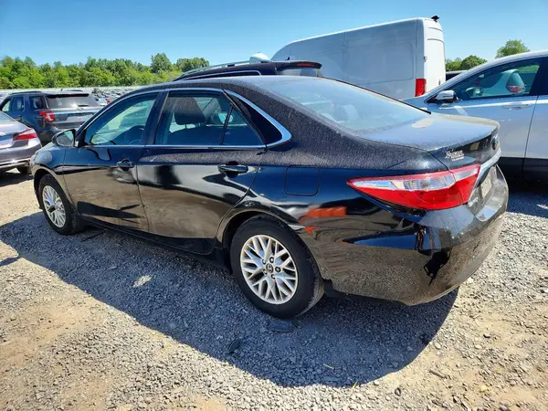 4T1BF1FK2HU445880 2017 TOYOTA CAMRY - Image 2