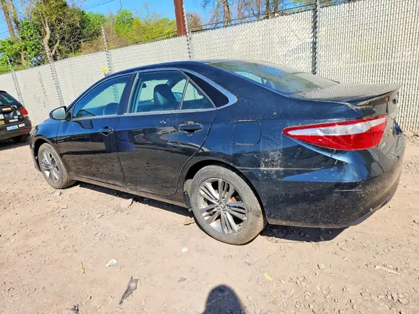 4T1BF1FK2HU445961 2017 TOYOTA CAMRY - Image 2