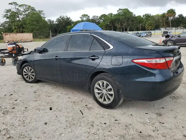 4T1BF1FK2HU446723 2017 TOYOTA CAMRY - Image 2