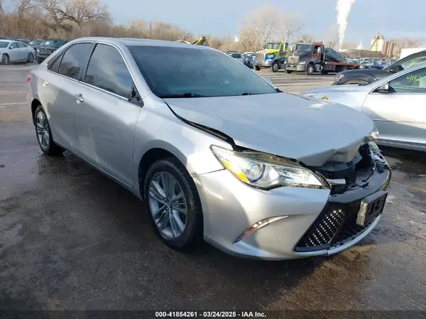 4T1BF1FK2HU446771 2017 TOYOTA CAMRY - Image 1