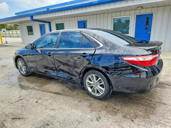 4T1BF1FK2HU447354 2017 TOYOTA CAMRY - Image 2