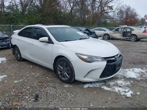 4T1BF1FK2HU448147 2017 TOYOTA CAMRY - Image 1