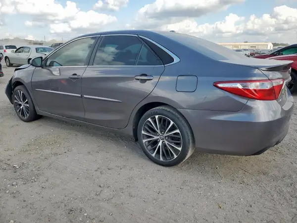 4T1BF1FK2HU449797 2017 TOYOTA CAMRY - Image 2