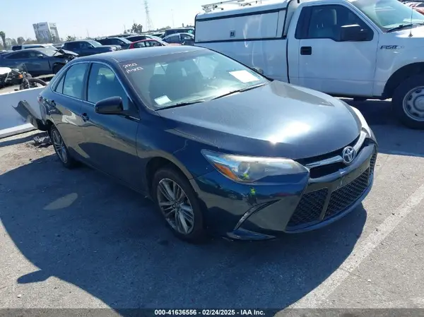 4T1BF1FK2HU450643 2017 TOYOTA CAMRY - Image 1