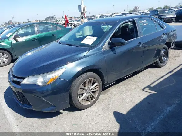 4T1BF1FK2HU450643 2017 TOYOTA CAMRY - Image 2