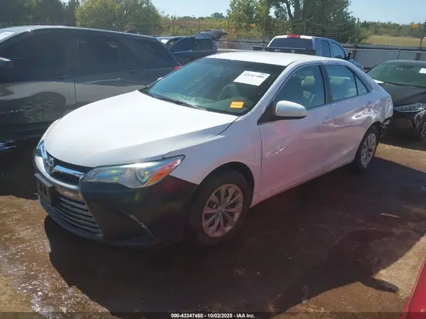 4T1BF1FK2HU450660 2017 TOYOTA CAMRY - Image 2