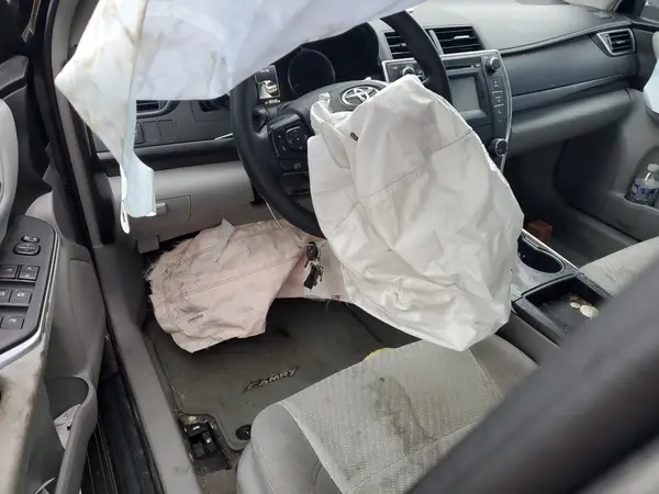 4T1BF1FK2HU451582 2017 TOYOTA CAMRY - Image 8