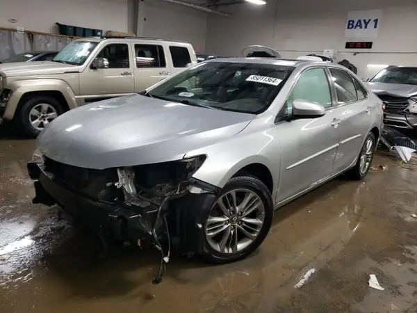 4T1BF1FK2HU452392 2017 TOYOTA CAMRY - Image 1