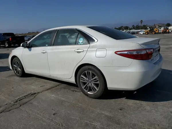 4T1BF1FK2HU452943 2017 TOYOTA CAMRY - Image 2