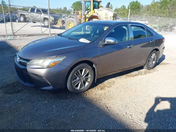 4T1BF1FK2HU454790 2017 TOYOTA CAMRY - Image 2