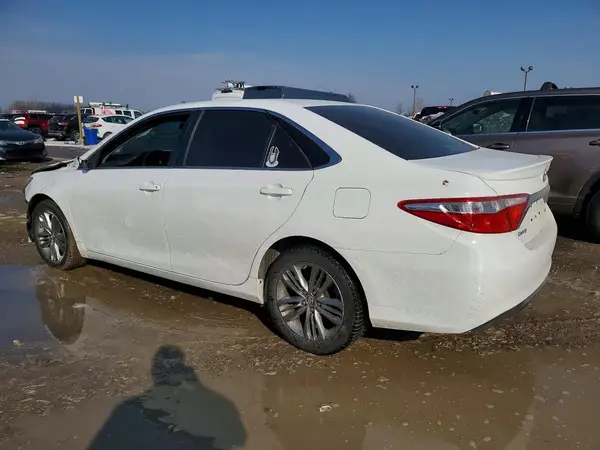 4T1BF1FK2HU454949 2017 TOYOTA CAMRY - Image 2