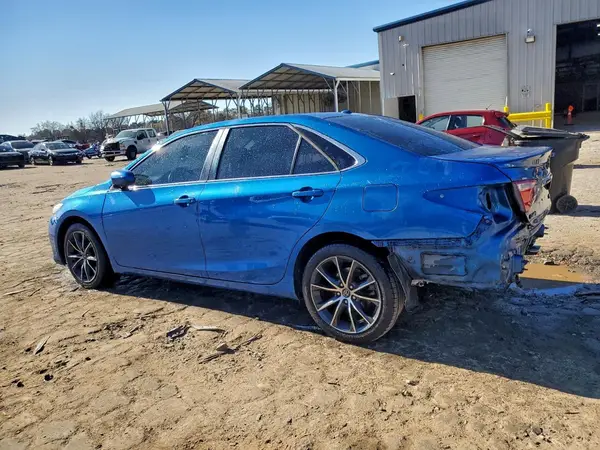 4T1BF1FK2HU616918 2017 TOYOTA CAMRY - Image 2