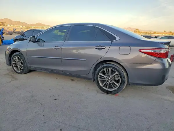 4T1BF1FK2HU617888 2017 TOYOTA CAMRY - Image 2