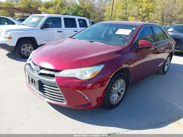 4T1BF1FK2HU619480 2017 TOYOTA CAMRY - Image 2