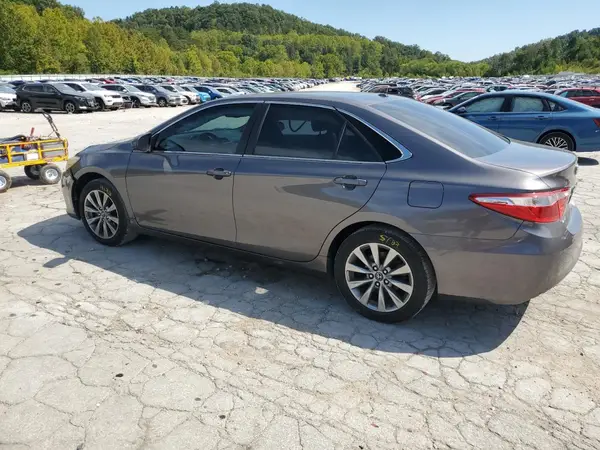 4T1BF1FK2HU620239 2017 TOYOTA CAMRY - Image 2