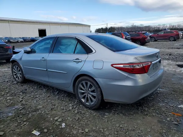 4T1BF1FK2HU623335 2017 TOYOTA CAMRY - Image 2
