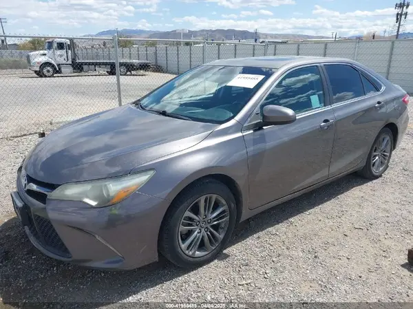 4T1BF1FK2HU626056 2017 TOYOTA CAMRY - Image 2