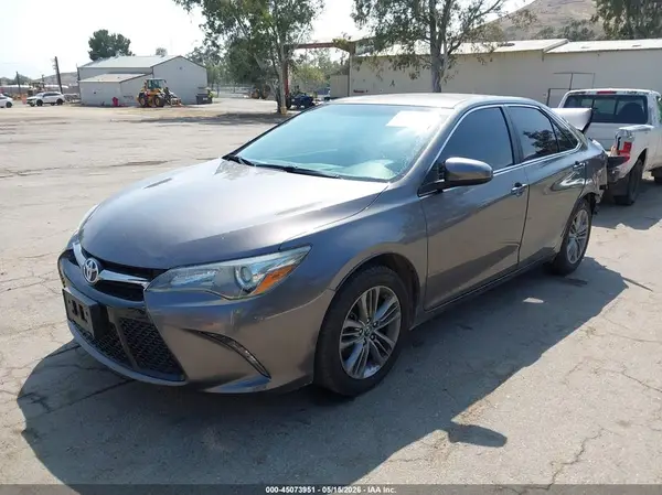 4T1BF1FK2HU626381 2017 TOYOTA CAMRY - Image 2