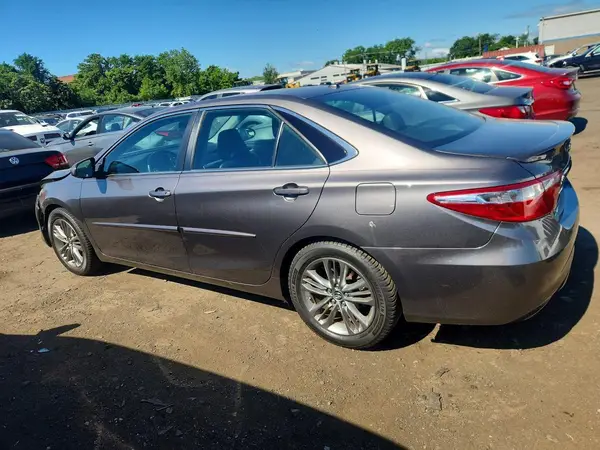 4T1BF1FK2HU627546 2017 TOYOTA CAMRY - Image 2