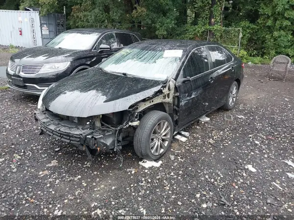 4T1BF1FK2HU629037 2017 TOYOTA CAMRY - Image 2