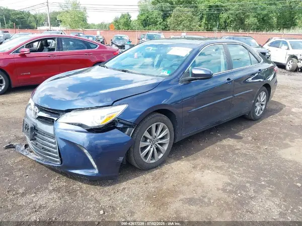 4T1BF1FK2HU630155 2017 TOYOTA CAMRY - Image 2
