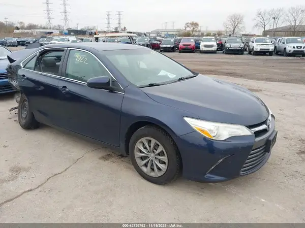 4T1BF1FK2HU630589 2017 TOYOTA CAMRY - Image 1