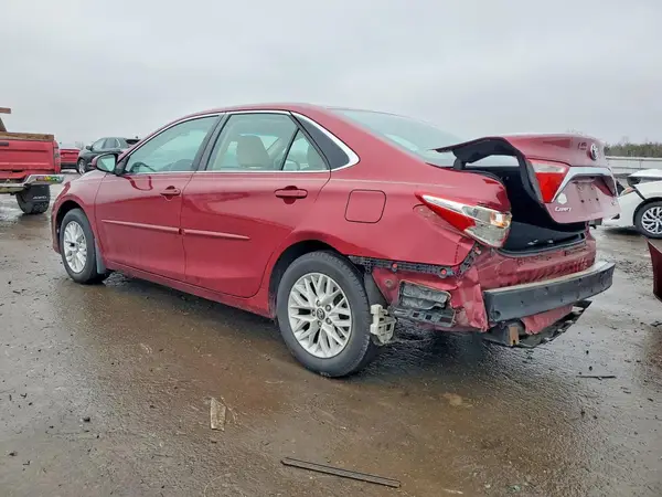 4T1BF1FK2HU633198 2017 TOYOTA CAMRY - Image 2