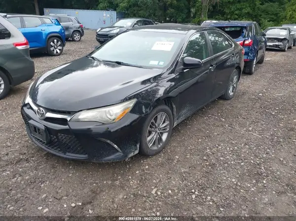 4T1BF1FK2HU633668 2017 TOYOTA CAMRY - Image 2