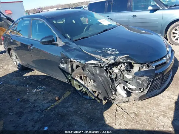 4T1BF1FK2HU635548 2017 TOYOTA CAMRY - Image 1