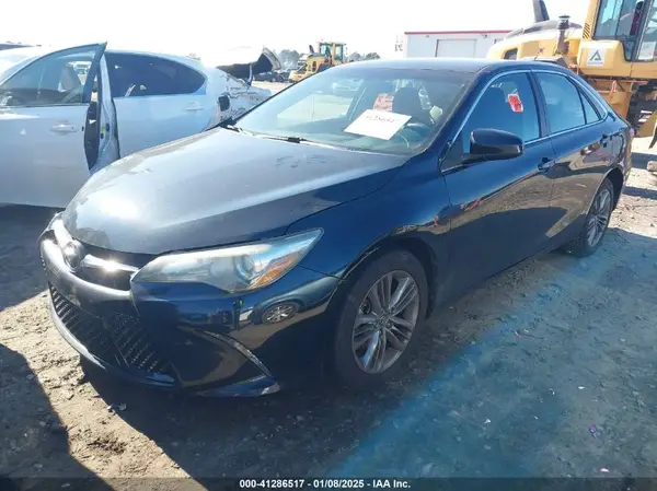 4T1BF1FK2HU635548 2017 TOYOTA CAMRY - Image 2